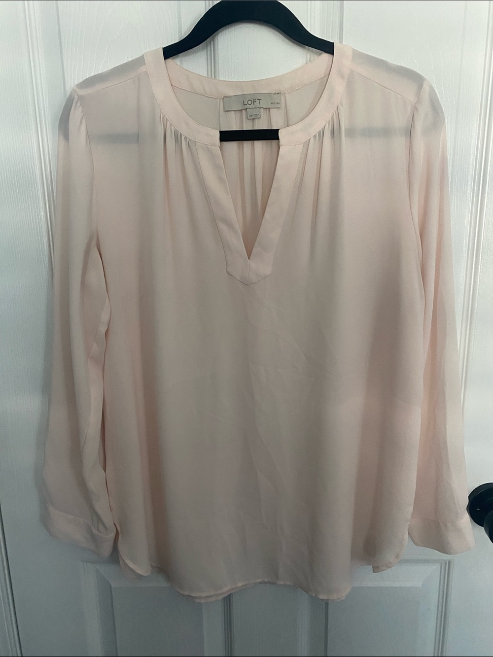 ⭐️4/$20⭐️ LOFT Pale Blush Split-Neck Long Sleeve Blouse